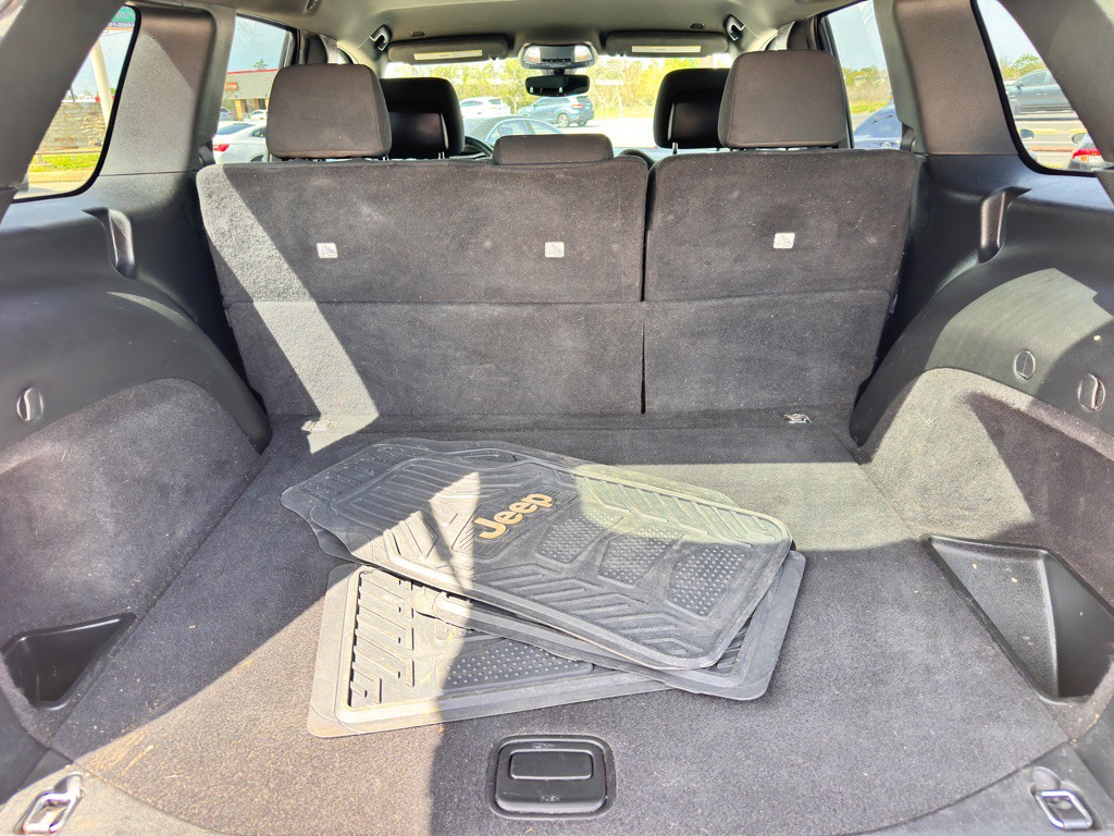 2017 Jeep Grand Cherokee Image 30