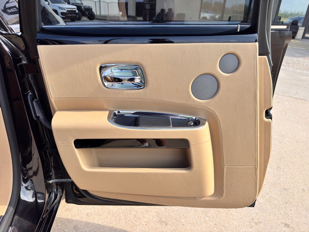 2014 Rolls-Royce Ghost Image 25
