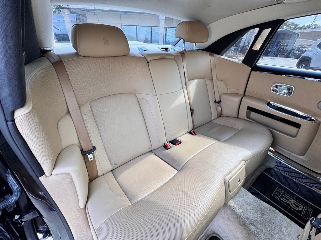 2014 Rolls-Royce Ghost Image 32