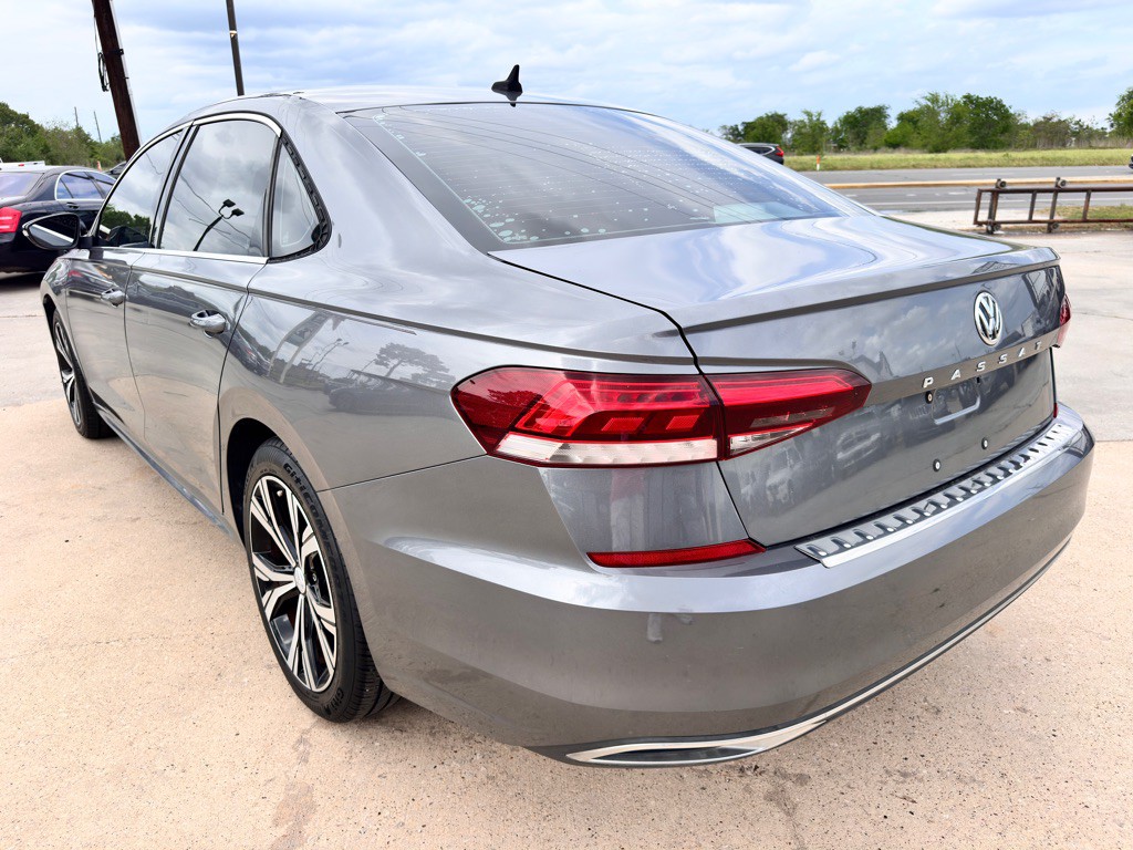 2021 Volkswagen Passat Image 8