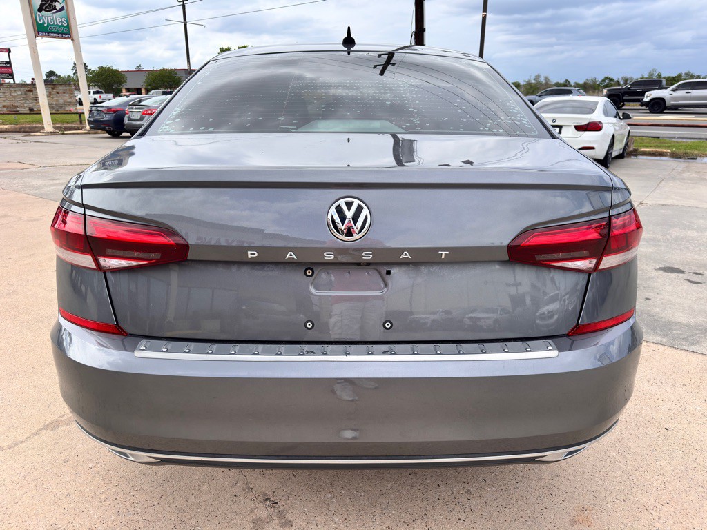 2021 Volkswagen Passat Image 9