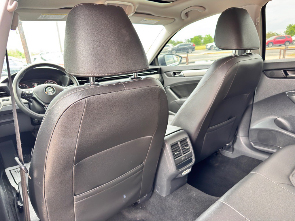 2021 Volkswagen Passat Image 14