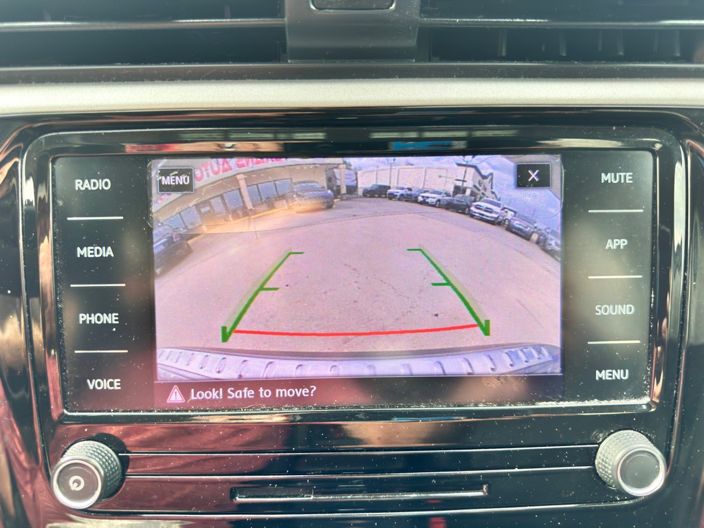 2021 Volkswagen Passat Image 26