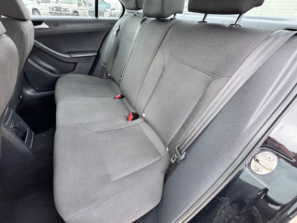 2015 Volkswagen Jetta Image 12