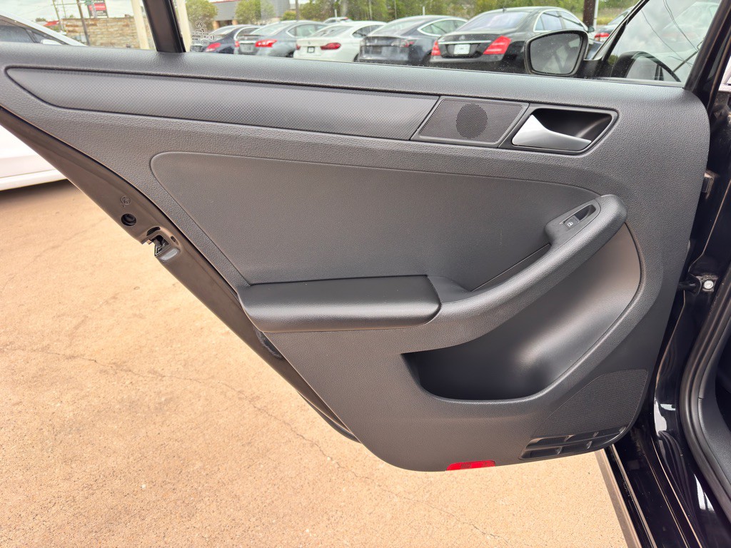 2015 Volkswagen Jetta Image 14