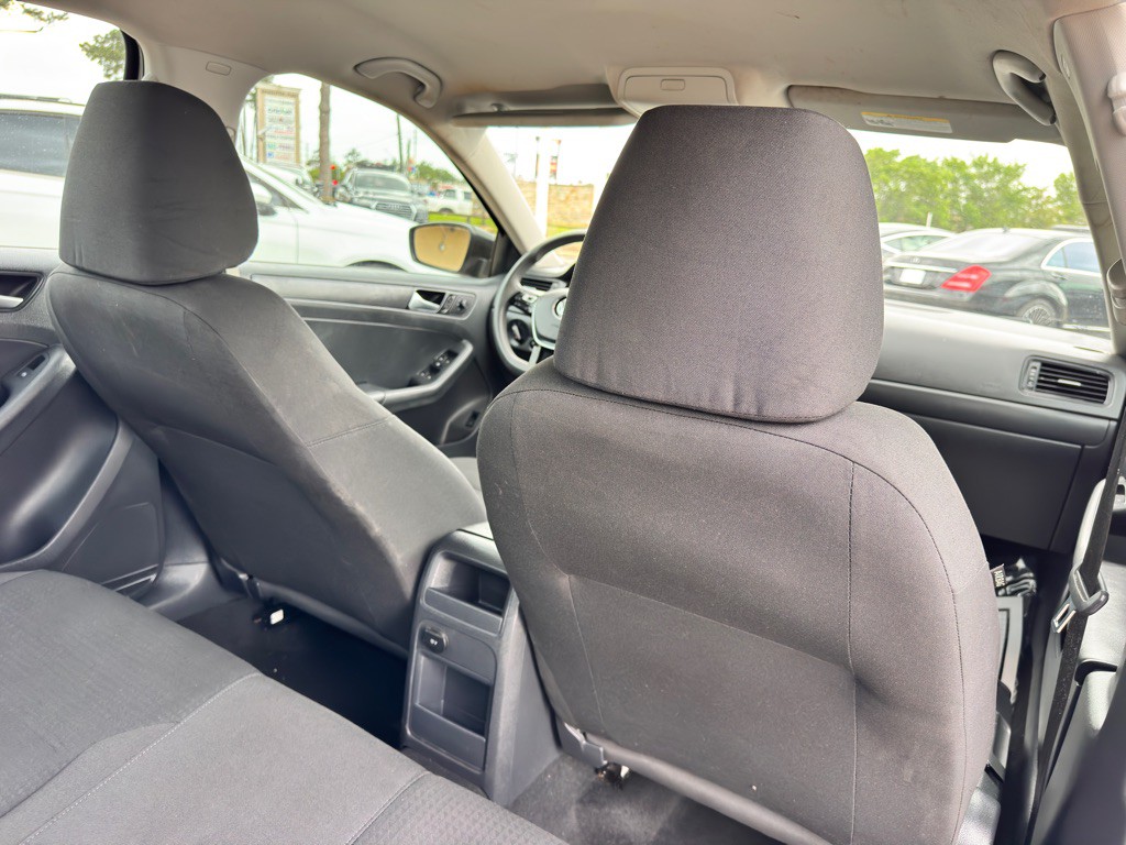 2015 Volkswagen Jetta Image 16