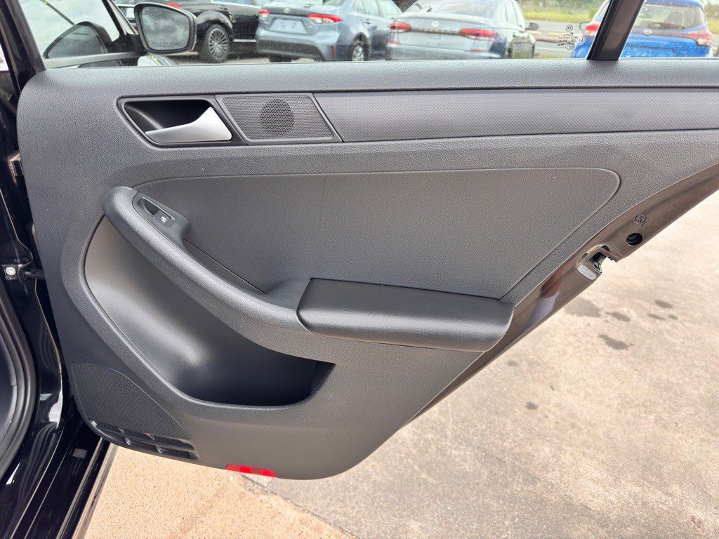 2015 Volkswagen Jetta Image 17