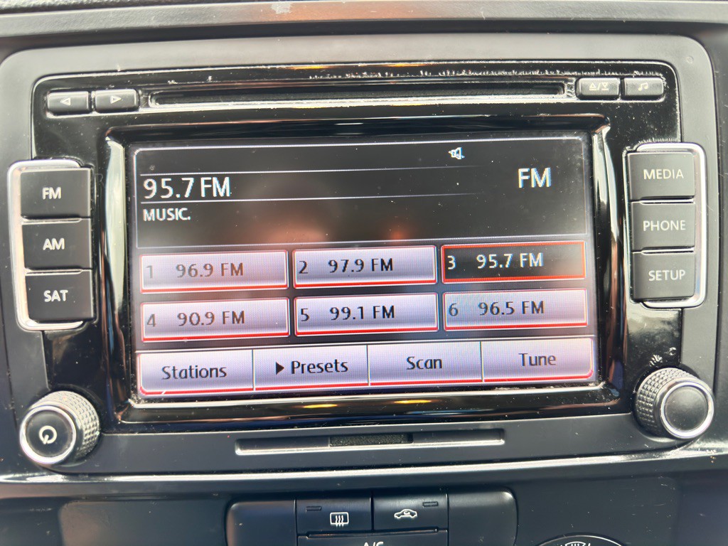 2015 Volkswagen Jetta Image 25