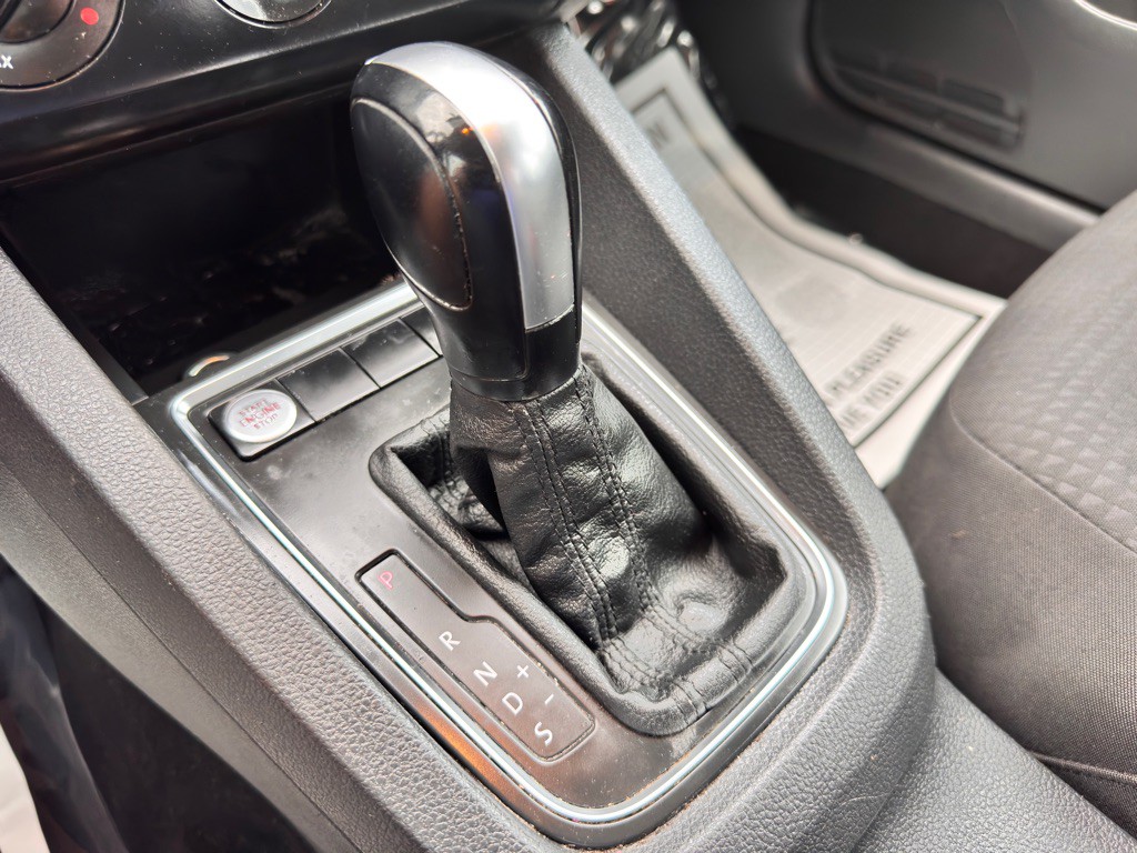 2015 Volkswagen Jetta Image 28