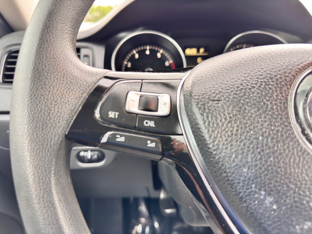 2015 Volkswagen Jetta Image 30