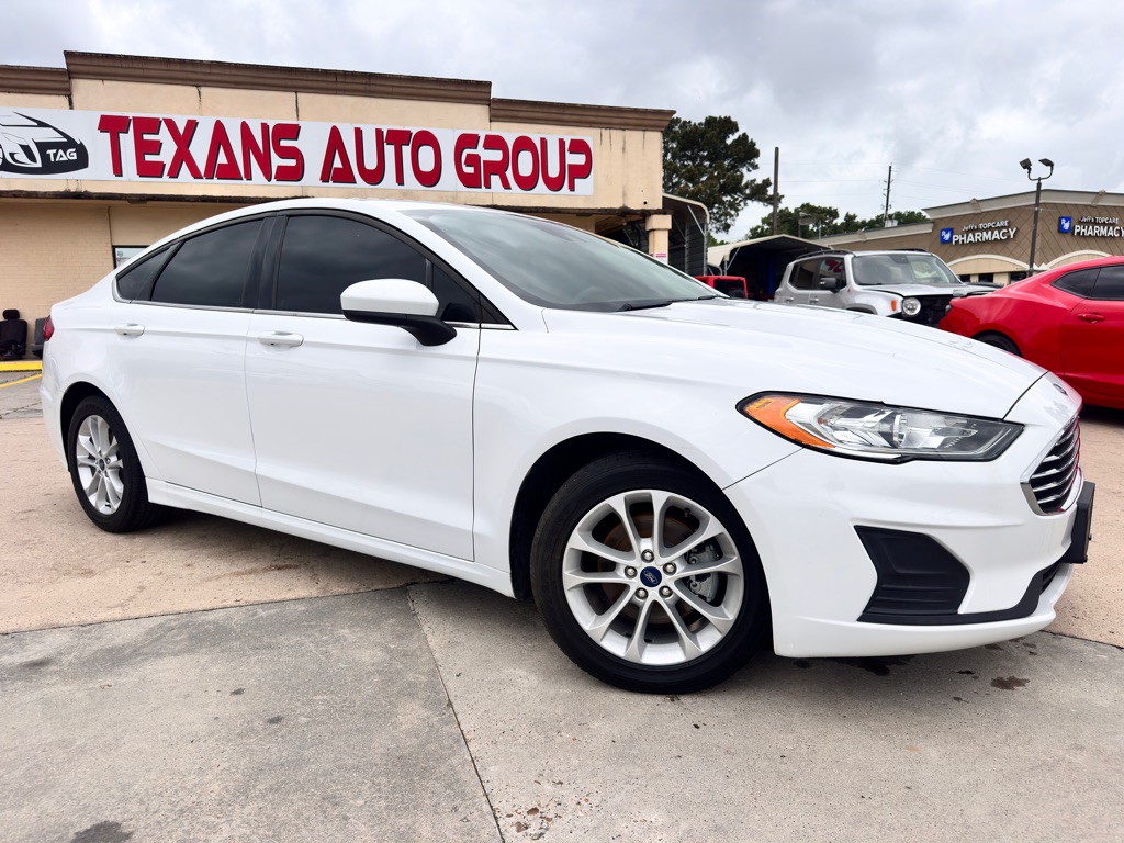 2020 Ford Fusion Image 2