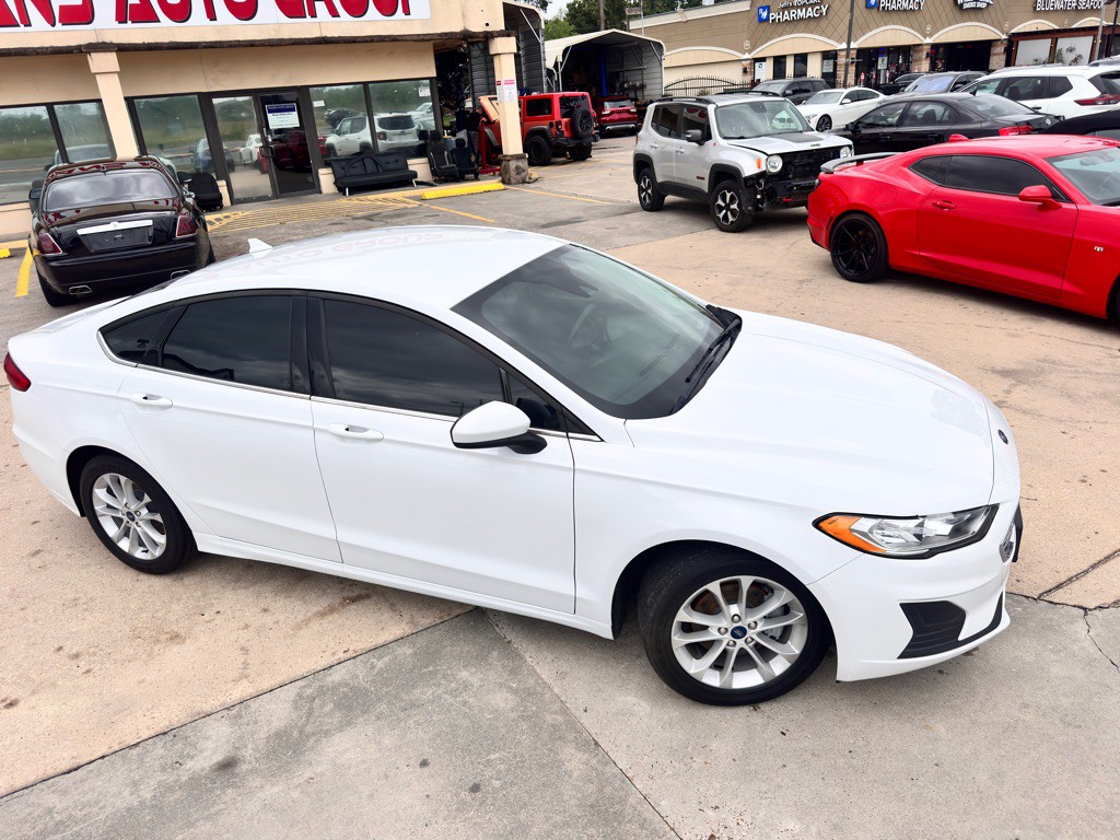 2020 Ford Fusion Image 3