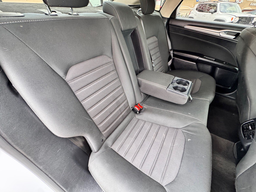 2020 Ford Fusion Image 16