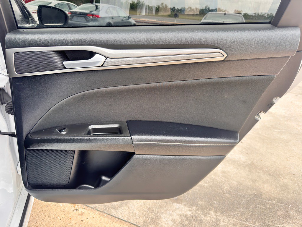 2020 Ford Fusion Image 18