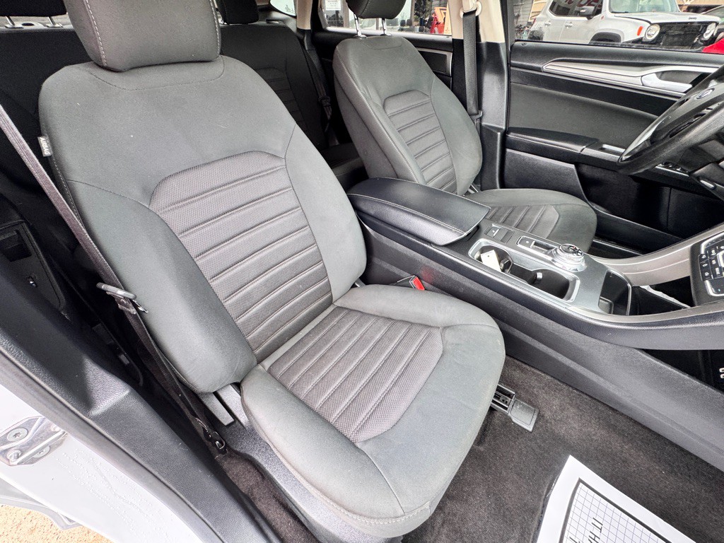 2020 Ford Fusion Image 19