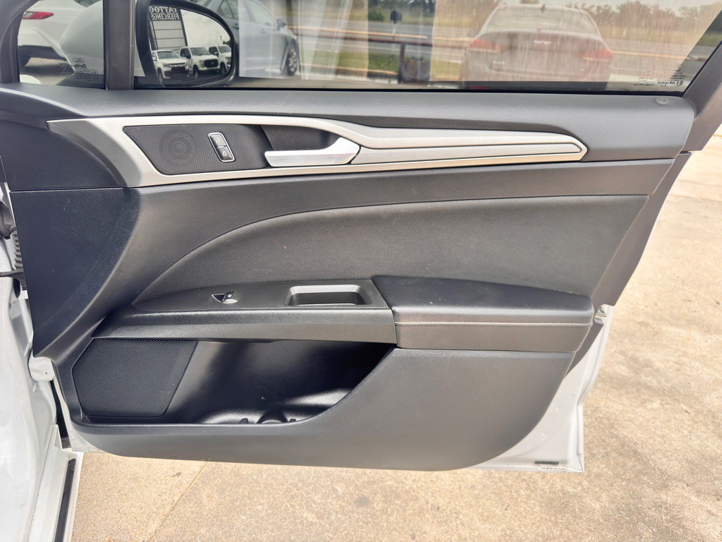 2020 Ford Fusion Image 21