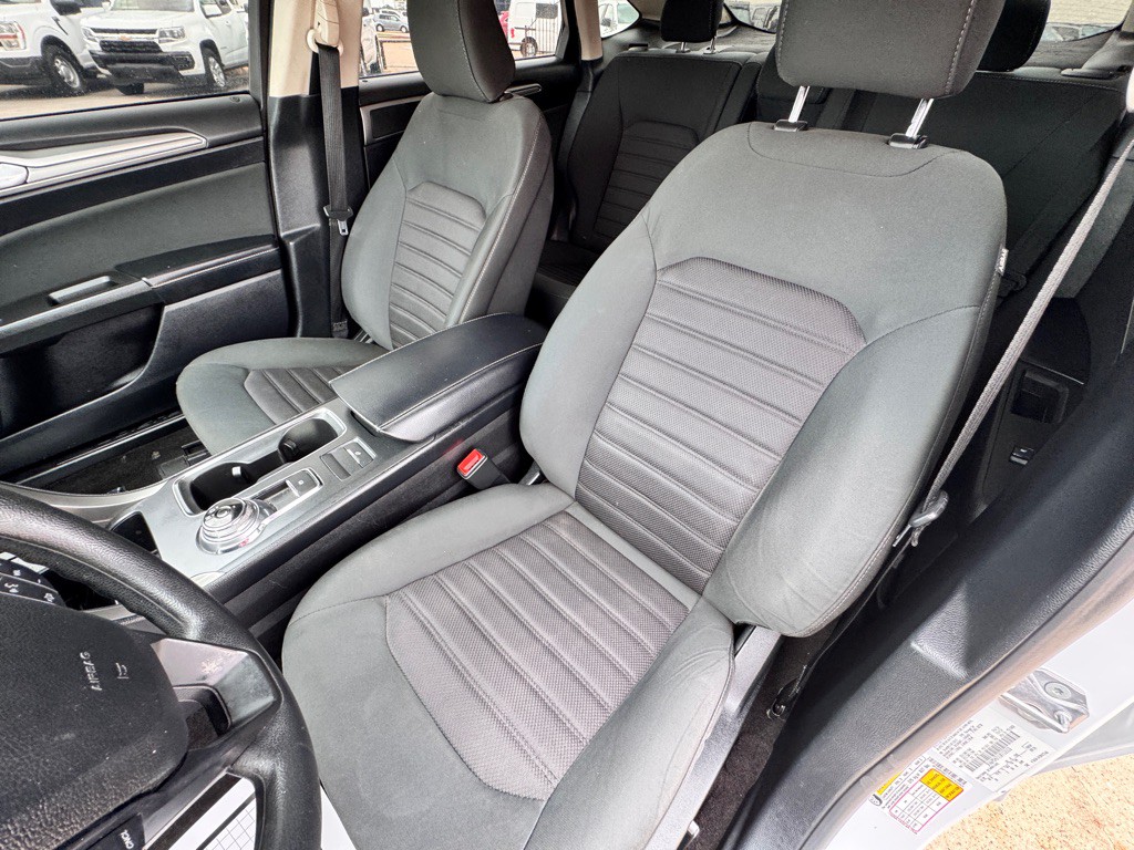 2020 Ford Fusion Image 22