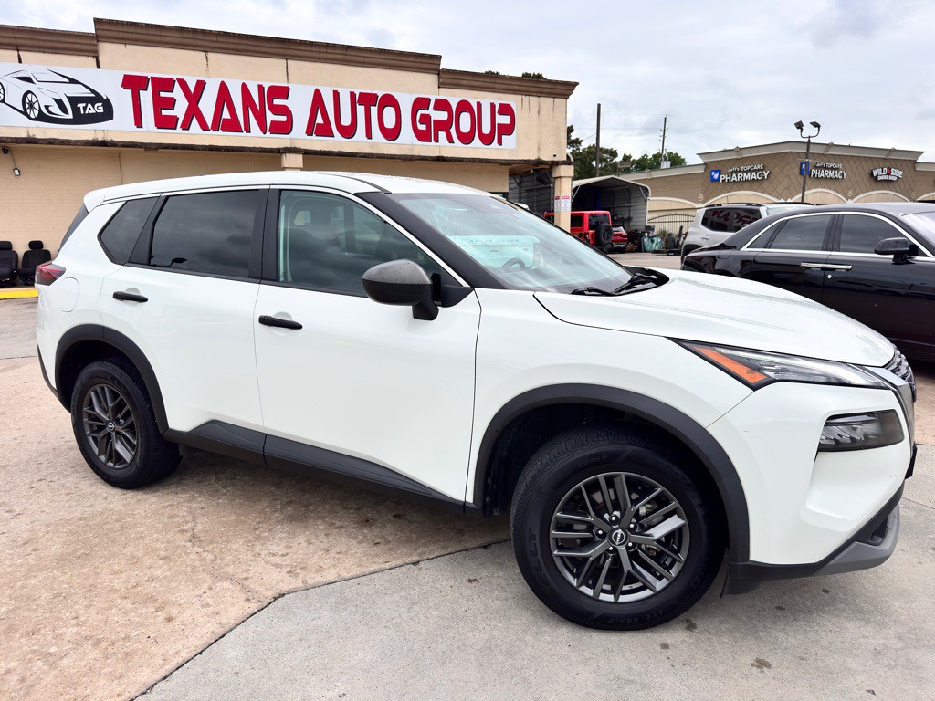 2023 Nissan Rogue Image 2