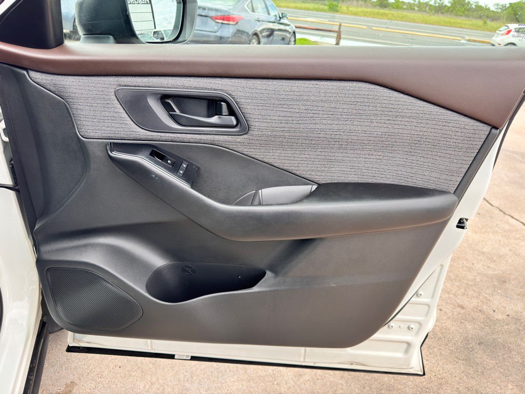 2023 Nissan Rogue Image 21