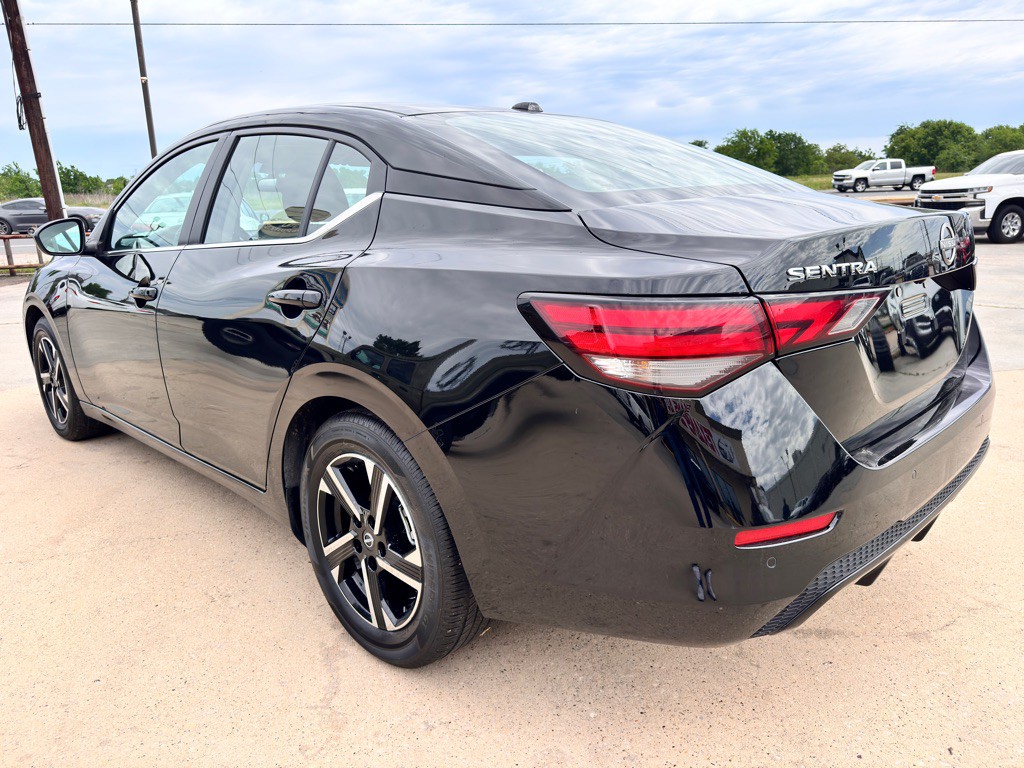 2025 Nissan Sentra Image 9