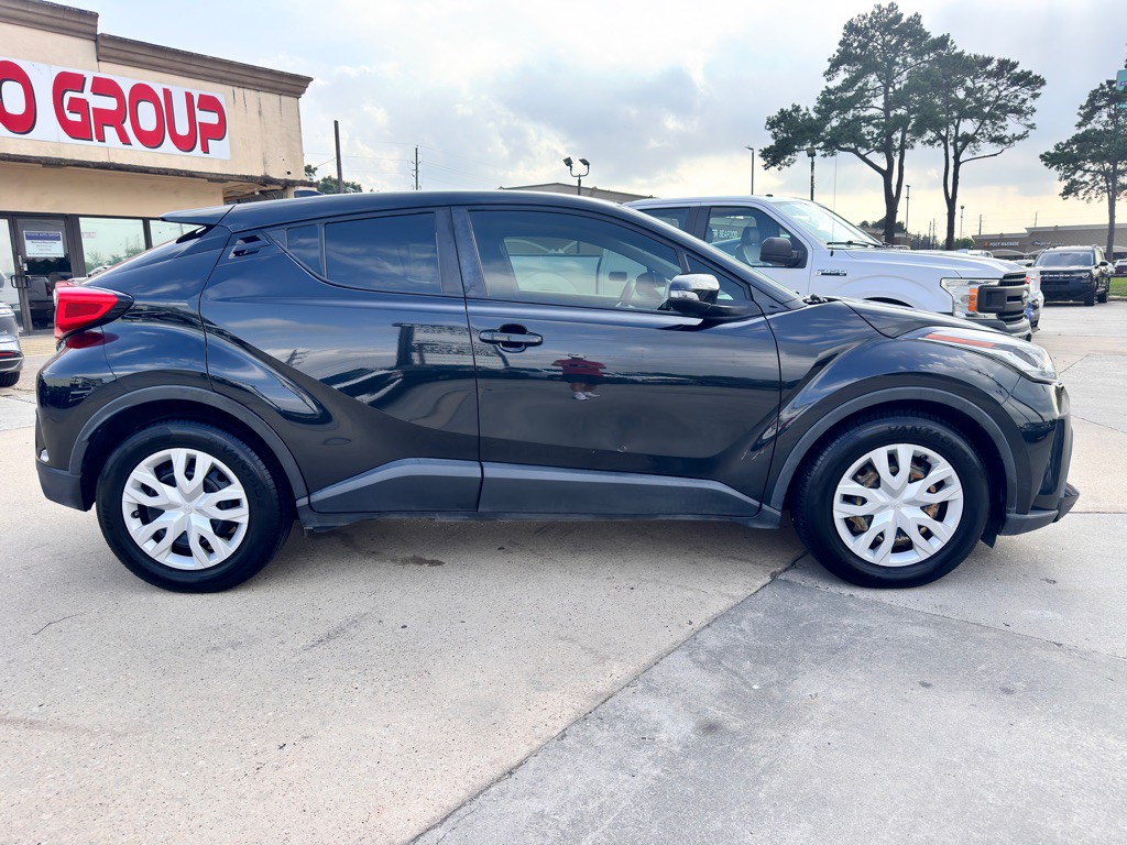 2021 Toyota C-HR Image 12