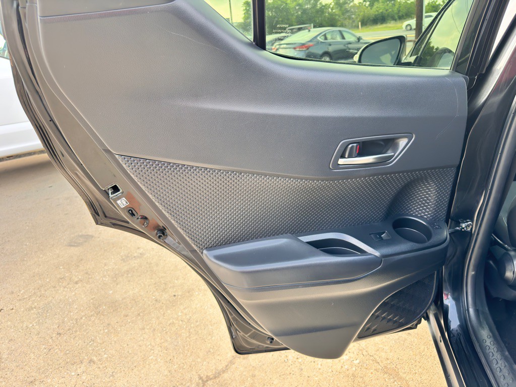 2021 Toyota C-HR Image 15