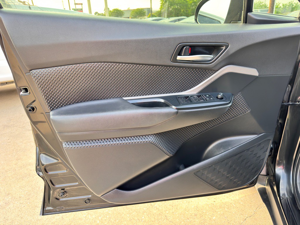 2021 Toyota C-HR Image 24