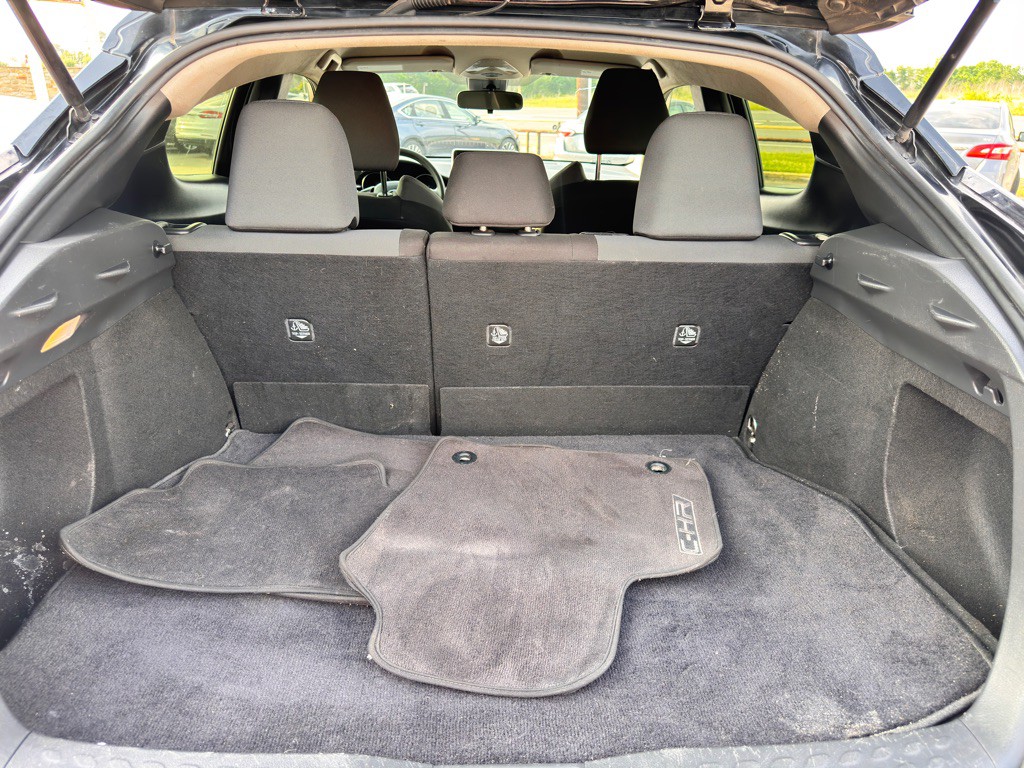 2021 Toyota C-HR Image 32