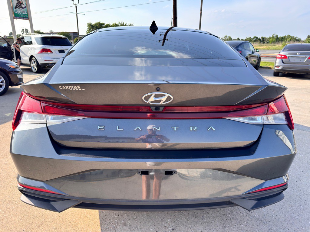 2021 Hyundai Elantra Image 10