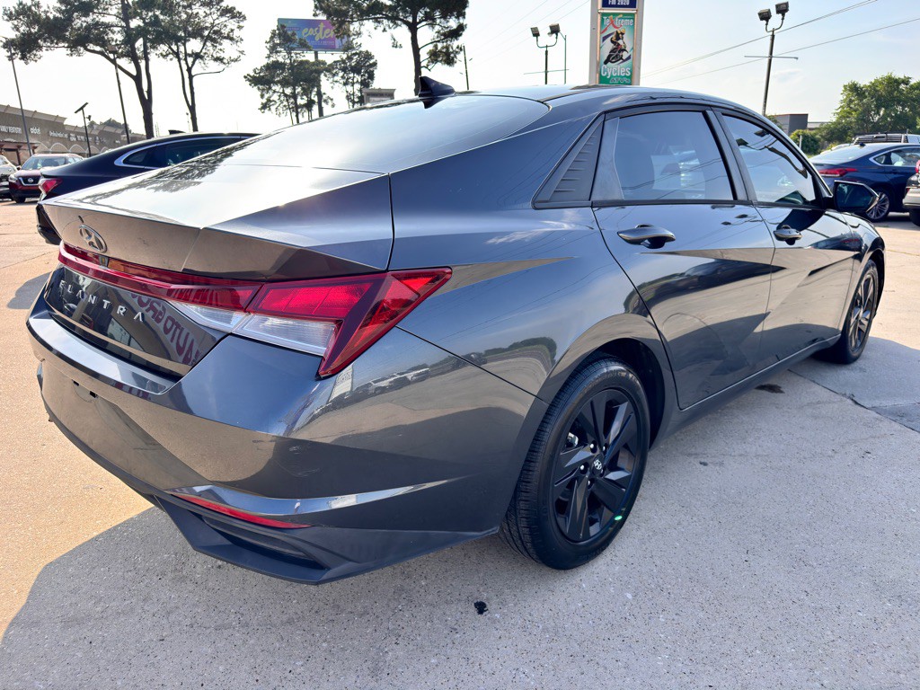 2021 Hyundai Elantra Image 11