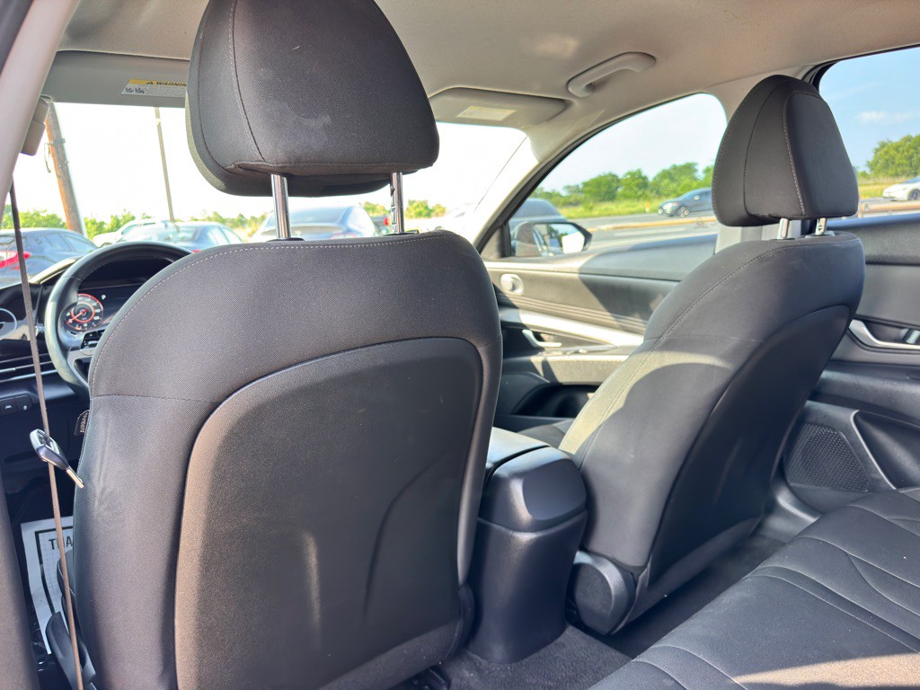 2021 Hyundai Elantra Image 14