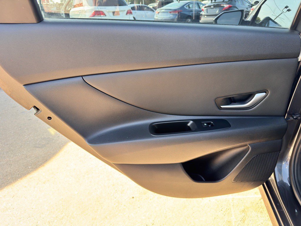 2021 Hyundai Elantra Image 15