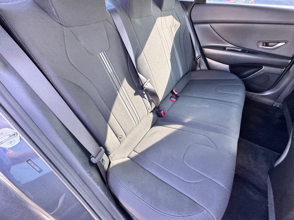 2021 Hyundai Elantra Image 16