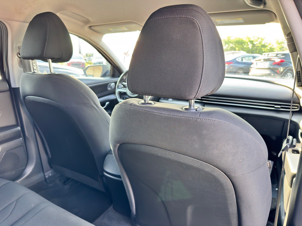 2021 Hyundai Elantra Image 17