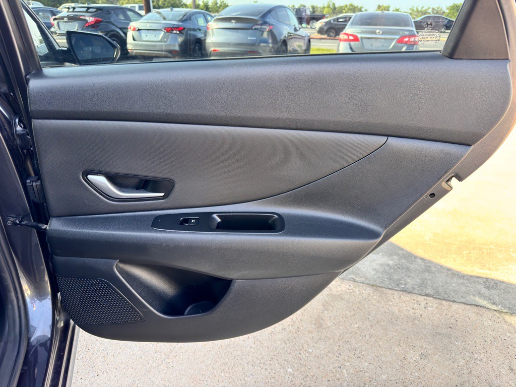 2021 Hyundai Elantra Image 18