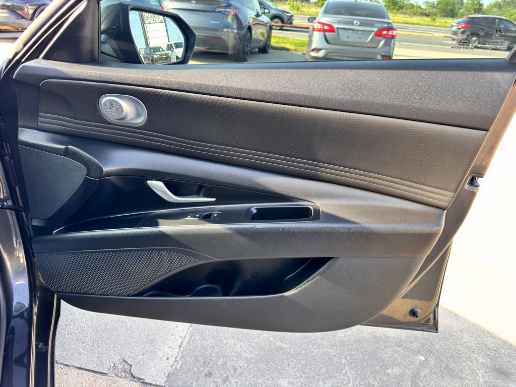 2021 Hyundai Elantra Image 21
