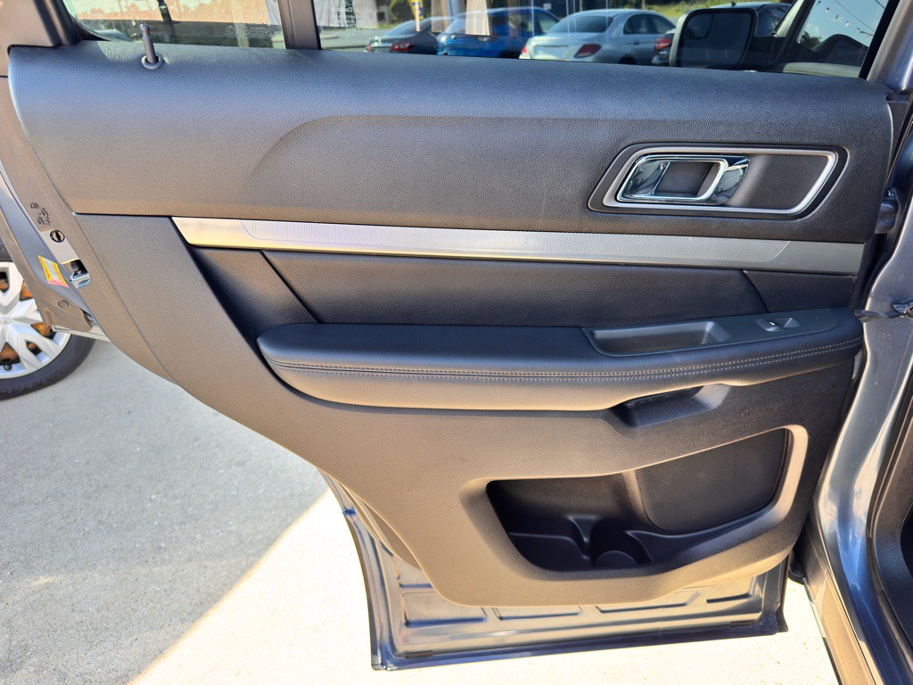 2019 Ford Explorer Image 16