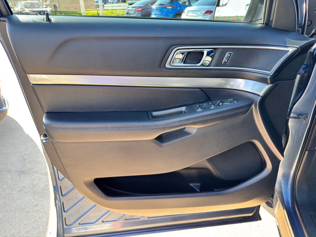 2019 Ford Explorer Image 25