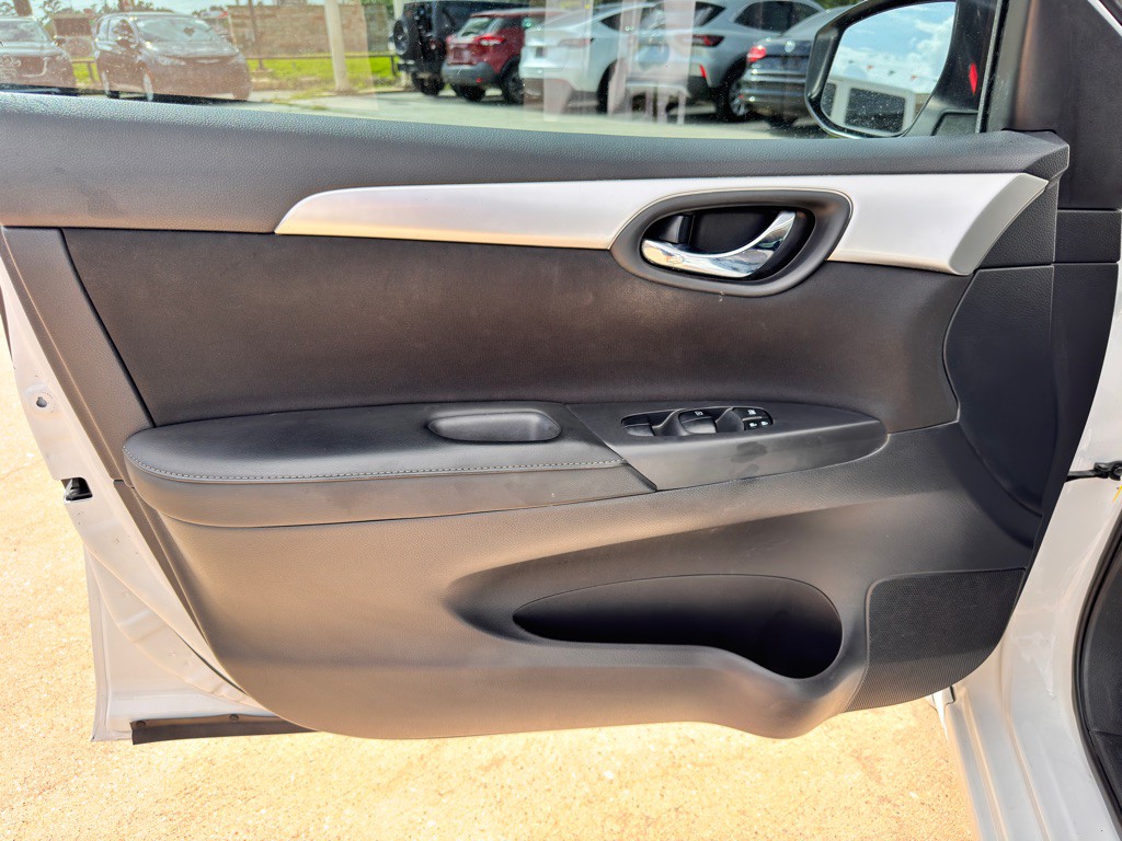 2018 Nissan Sentra Image 24