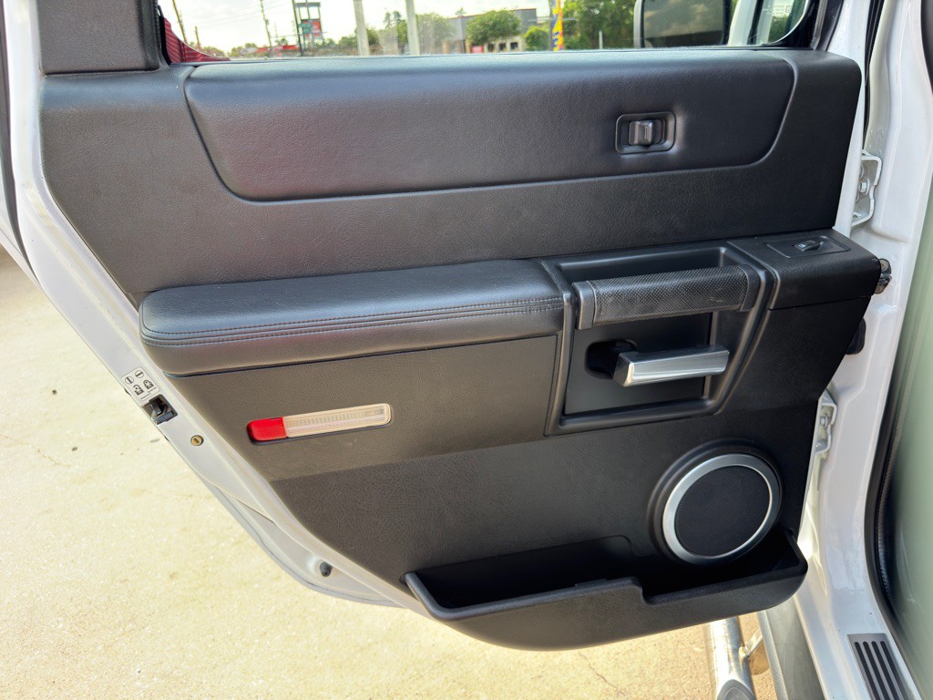 2005 HUMMER H2 Image 14