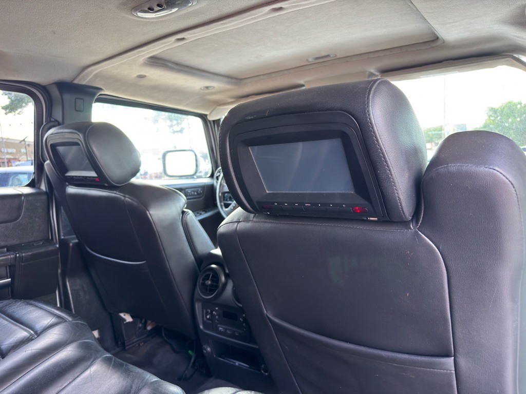 2005 HUMMER H2 Image 16
