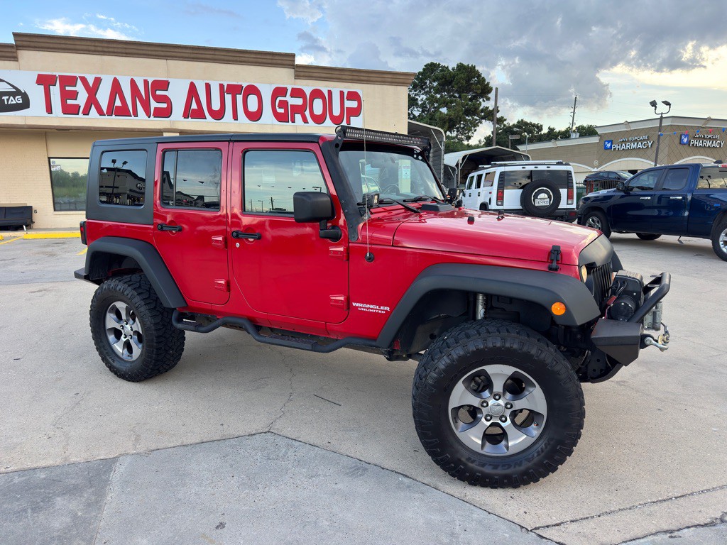 2010 Jeep Wrangler Unlimited Image 2