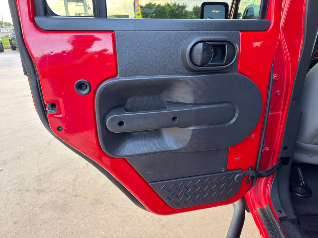 2010 Jeep Wrangler Unlimited Image 14