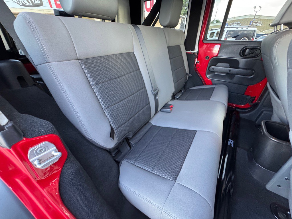 2010 Jeep Wrangler Unlimited Image 15