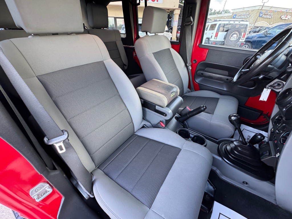 2010 Jeep Wrangler Unlimited Image 18