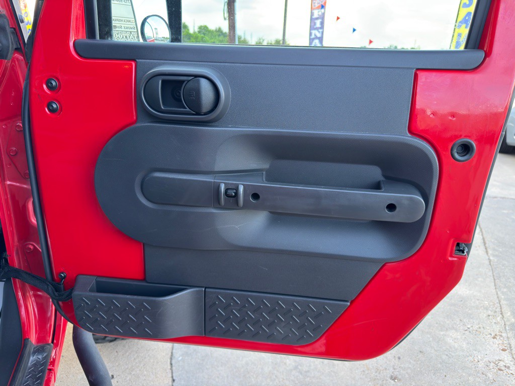 2010 Jeep Wrangler Unlimited Image 20