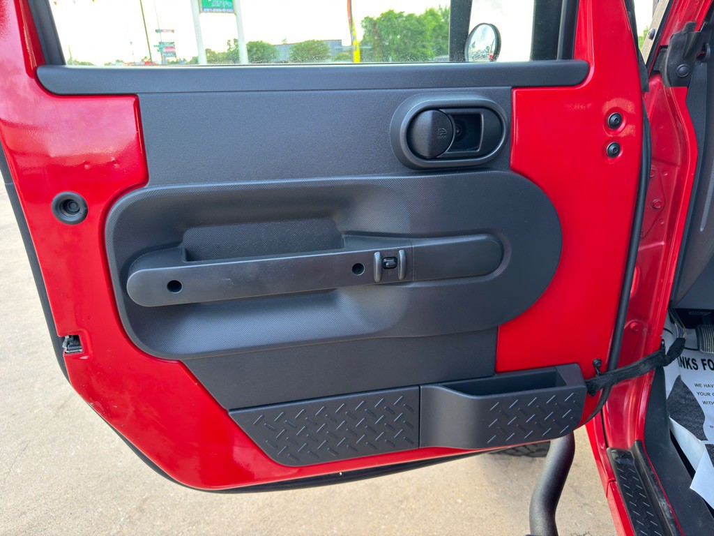 2010 Jeep Wrangler Unlimited Image 23