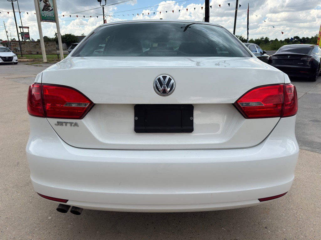 2013 Volkswagen Jetta Image 10