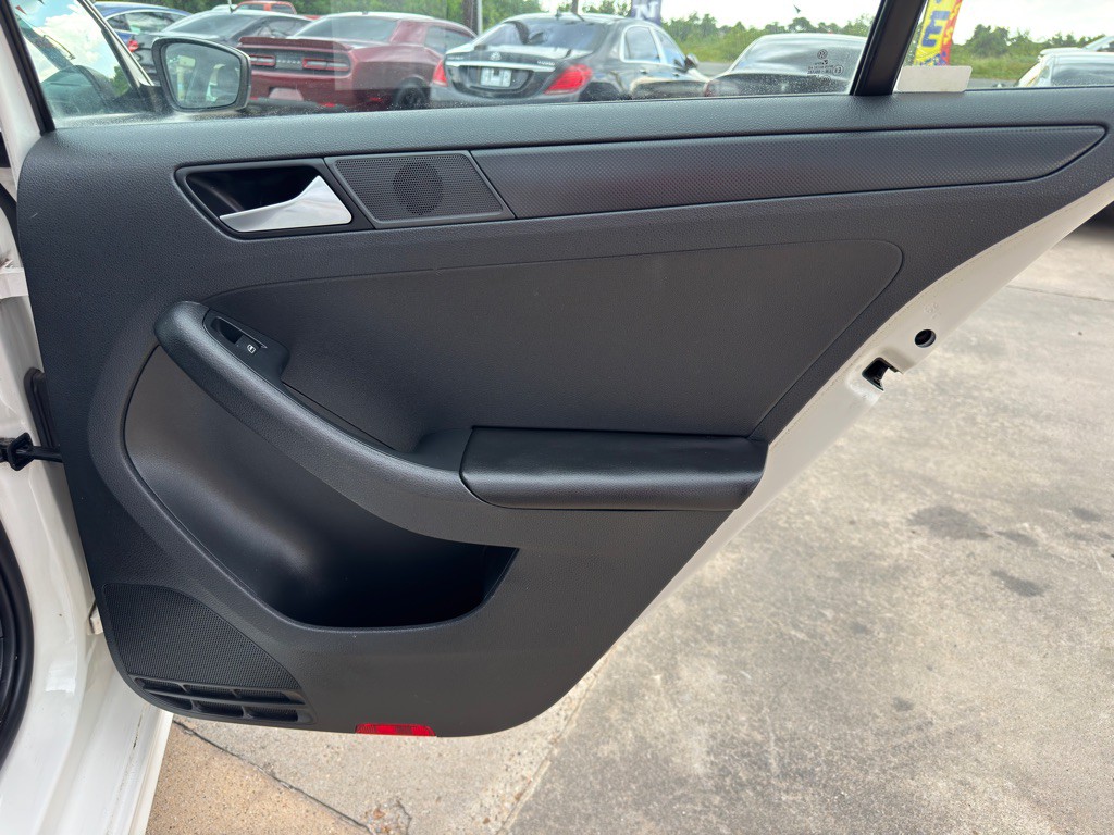 2013 Volkswagen Jetta Image 18
