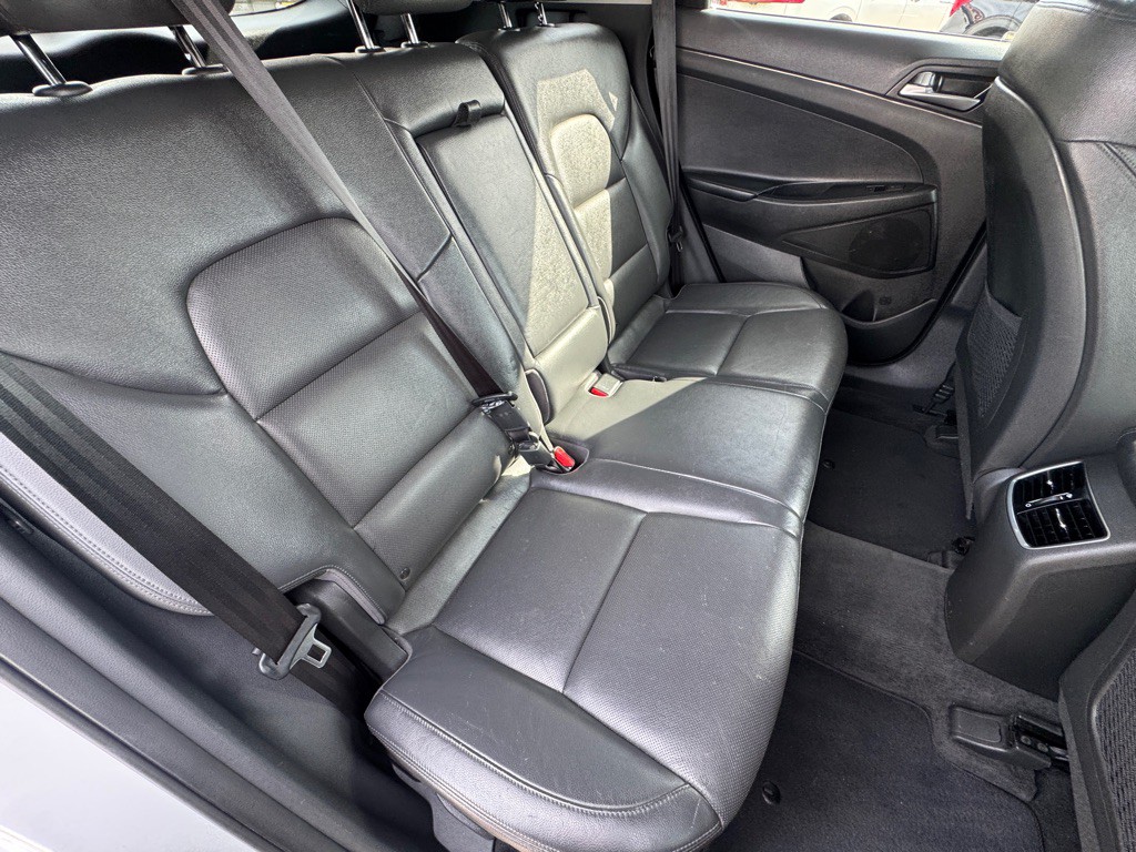 2016 Hyundai Tucson Image 16